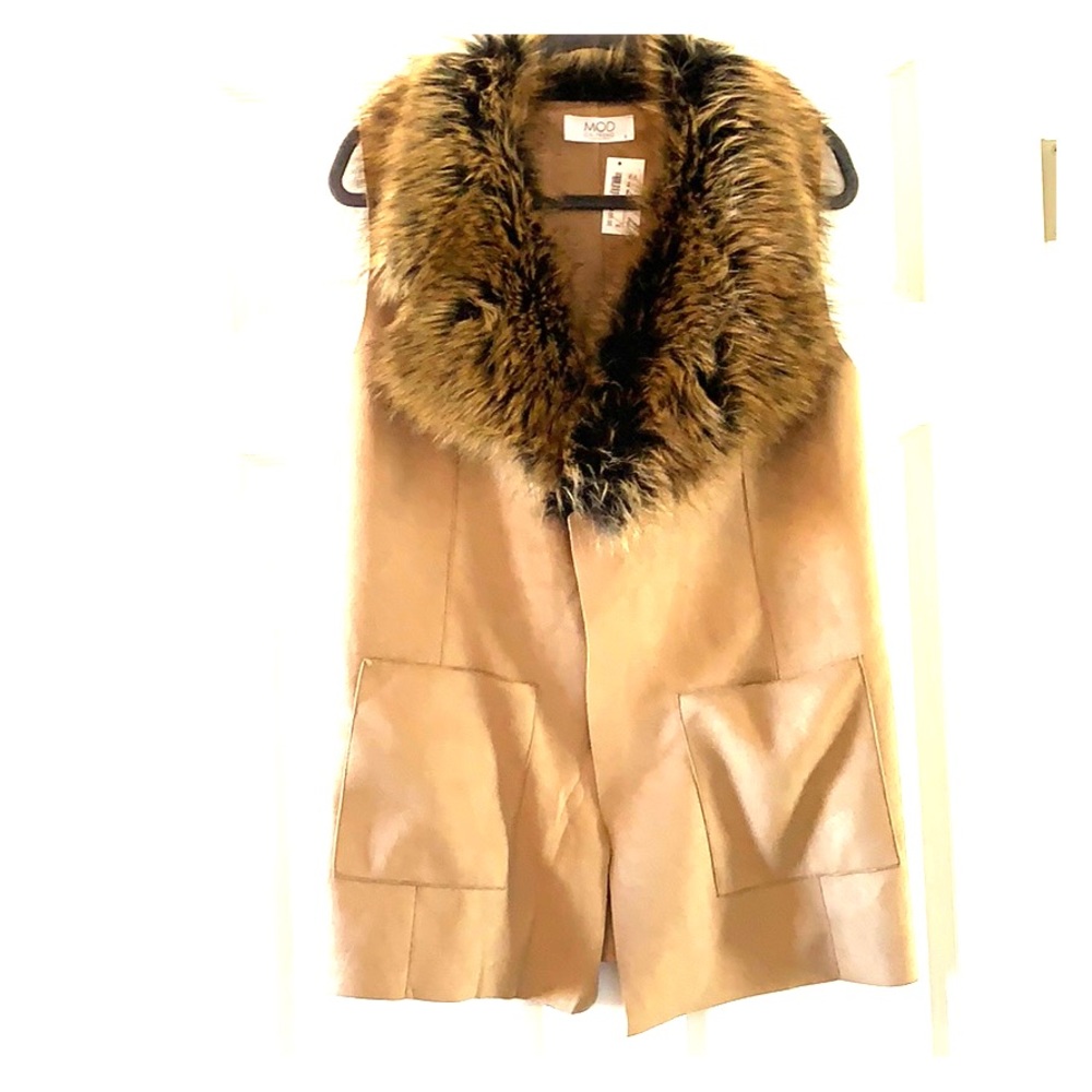 Mod tan faux fur trim vest